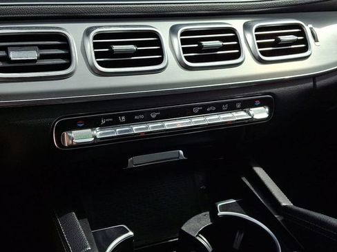Used 2024 Mercedes-Benz GLE 450e 4MATIC image 18