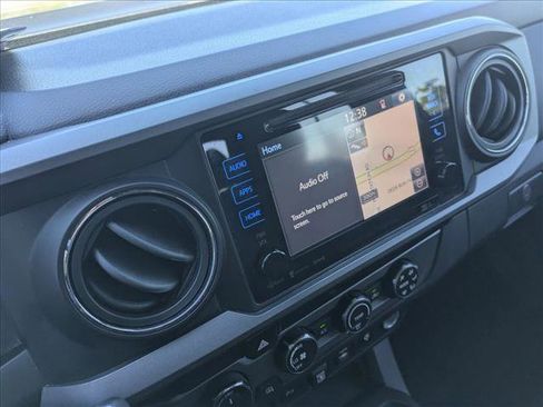 Used 2019 Toyota Tacoma TRD Off-Road image 15