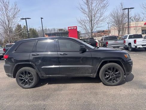 Used 2019 Jeep Grand Cherokee Altitude image 5