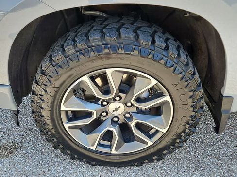 Used 2025 Chevrolet Silverado 1500 RST AWD/4WD image 12