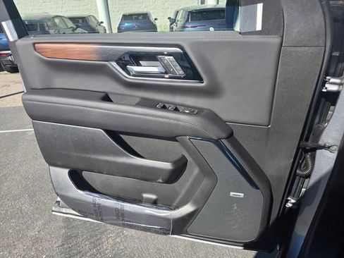 New 2026 GMC Yukon XL Denali w/ Sun & Power Step Package image 20