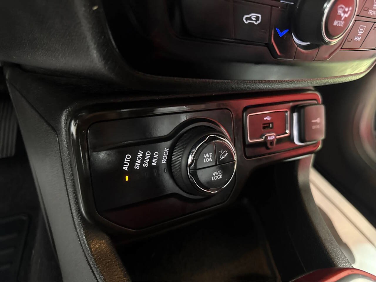 Used 2020 Jeep Renegade Trailhawk w/ Premium Leather Group AWD/4WD image 19