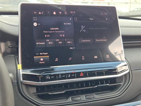 New 2026 Jeep Compass Latitude image 27