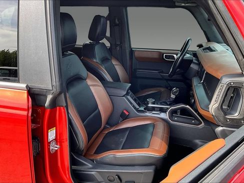 Used 2024 Ford Bronco Outer Banks AWD/4WD image 4