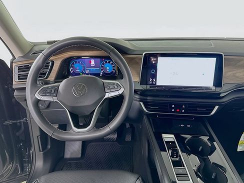 Used 2026 Volkswagen Atlas SE w/ Panoramic Sunroof Package FWD image 20