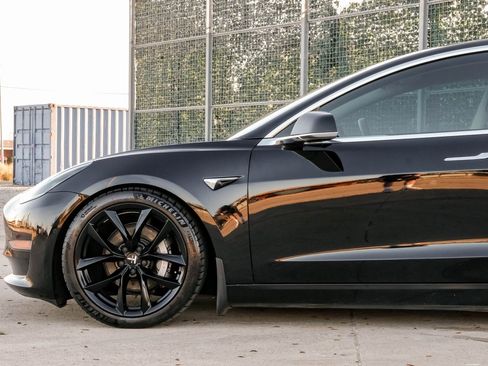 Used 2019 Tesla Model 3 Performance image 13
