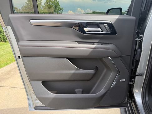 New 2026 Chevrolet Suburban RST w/ Advanced Technology Package AWD/4WD image 14