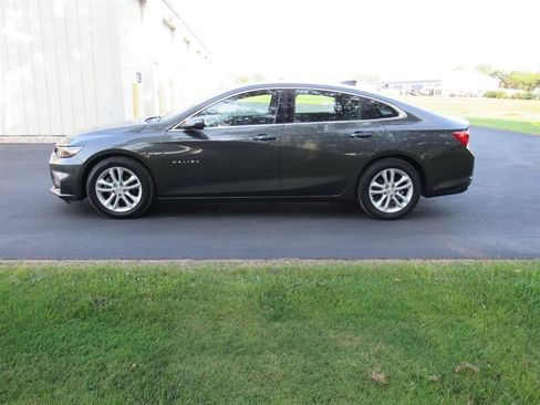 Used 2017 Chevrolet Malibu LT FWD image 7