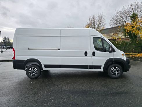 New 2026 RAM ProMaster 3500 w/ Quick Order Package 22G SLT image 3