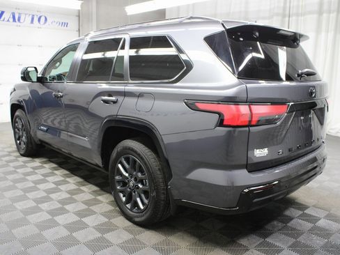 Used 2025 Toyota Sequoia Platinum image 5