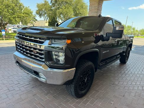 Used 2020 Chevrolet Silverado 2500 LTZ w/ LTZ Premium Package AWD/4WD image 14