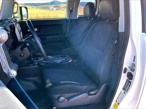 Used 2014 Toyota FJ Cruiser 4WD image 21