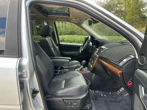 Used 2008 Land Rover LR2 SE image 17