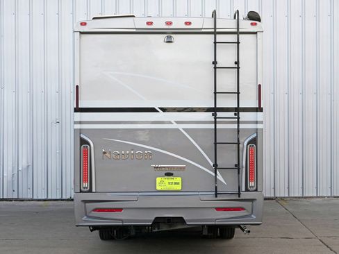 Used 2021 Mercedes-Benz Sprinter 3500 w/ Acoustic Package image 10