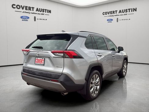 Used 2020 Toyota RAV4 Limited w/ Limited Grade Weather Package FWD image 5