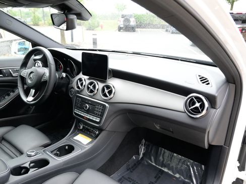 Used 2019 Mercedes-Benz GLA 250 4MATIC image 51