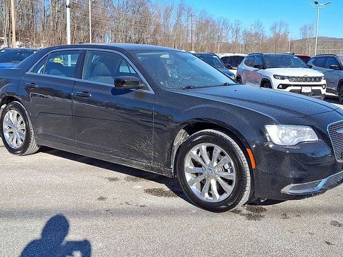 Certified 2023 Chrysler 300 Touring image 2