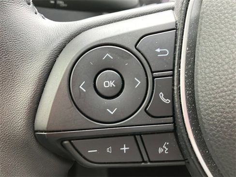 Used 2025 Toyota Corolla SE image 16