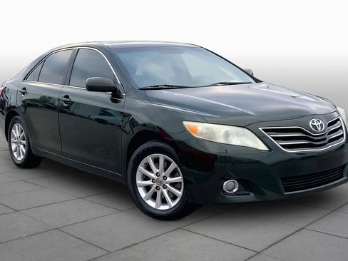 Used 2011 Toyota Camry XLE w/ XLE Extra-Value Pkg #1 FWD image 2