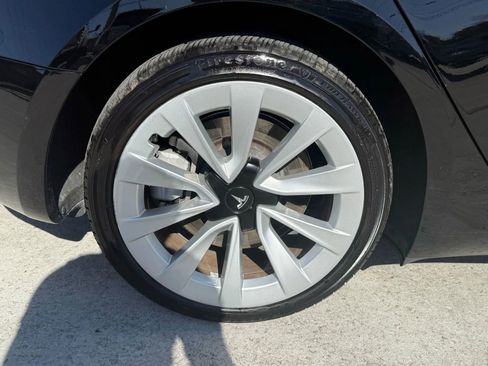 Used 2023 Tesla Model 3 Standard Range image 9