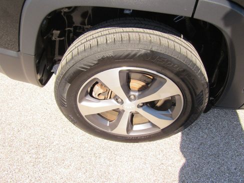 Used 2021 Jeep Cherokee Limited w/ Trailer Tow Group image 12