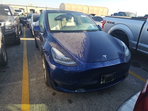 Used 2021 Tesla Model Y Long Range image 2