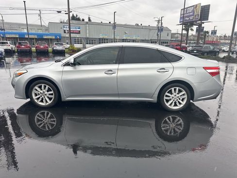 Used 2015 Toyota Avalon XLE image 4
