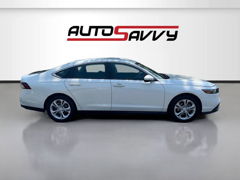 Used 2025 Honda Accord LX image 8