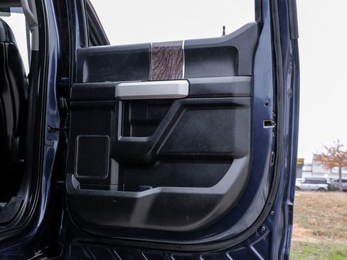 Used 2019 Ford F250 Lariat w/ Chrome Package image 50