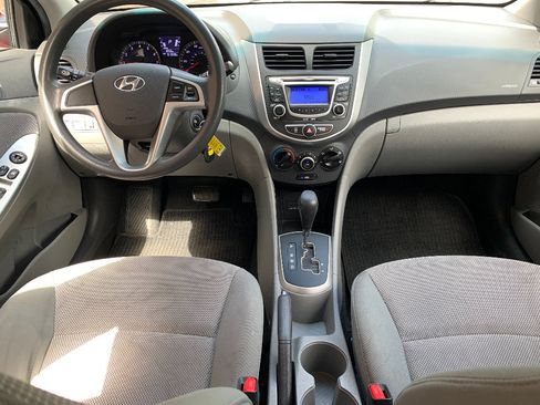 Used 2013 Hyundai Accent GS FWD image 13