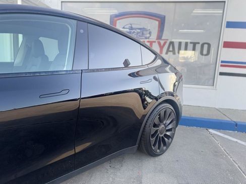 Used 2022 Tesla Model Y Performance AWD/4WD image 8