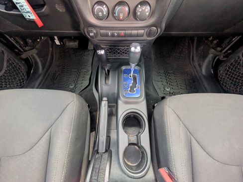 Used 2018 Jeep Wrangler Sport AWD/4WD image 19