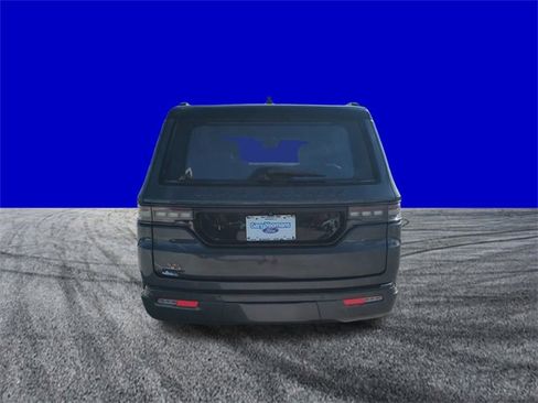 Used 2022 Jeep Grand Wagoneer Series II image 5