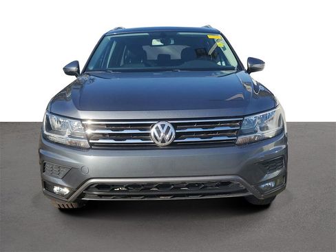 Used 2018 Volkswagen Tiguan SEL image 3