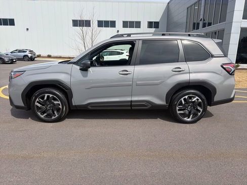 Used 2025 Subaru Forester Limited AWD/4WD image 8
