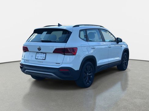 Certified 2022 Volkswagen Taos S image 5