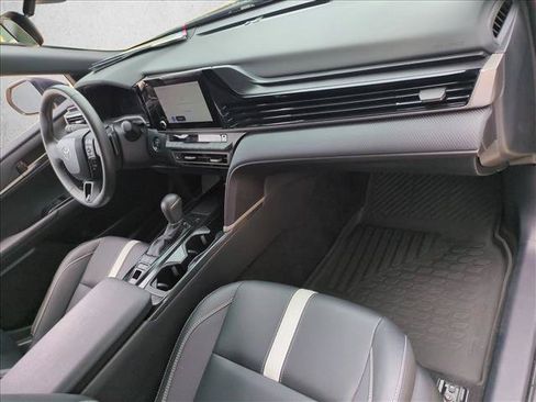 Used 2025 Toyota Camry SE FWD image 21