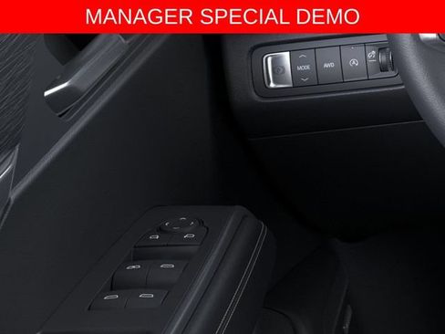 Used 2026 GMC Acadia Elevation w/ Elevation Premium Package AWD/4WD image 22