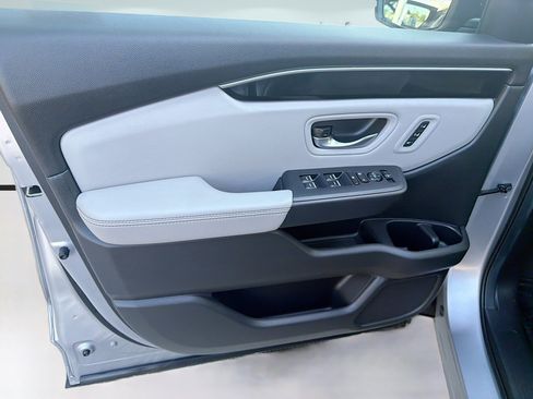Certified 2025 Honda Pilot EX-L image 19