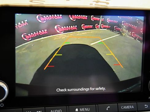 Used 2025 Nissan Sentra SV FWD image 17