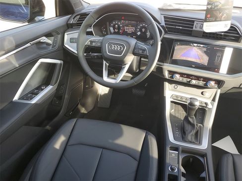 New 2025 Audi Q3 2.0T Premium image 22