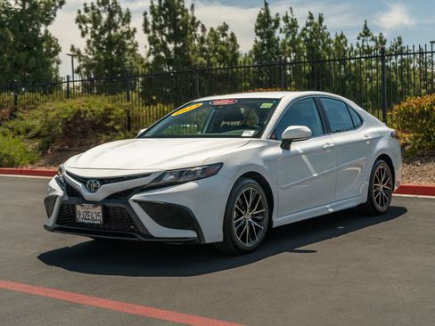 Certified 2024 Toyota Camry SE FWD image 5