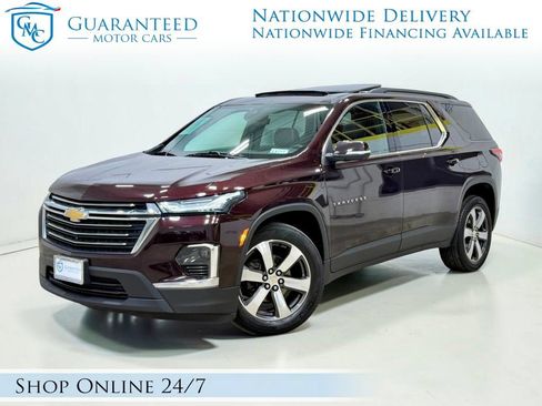 Used 2023 Chevrolet Traverse LT w/ LT Premium Package AWD/4WD image 1