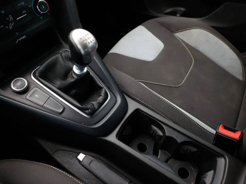 Used 2016 Ford Focus ST image 38