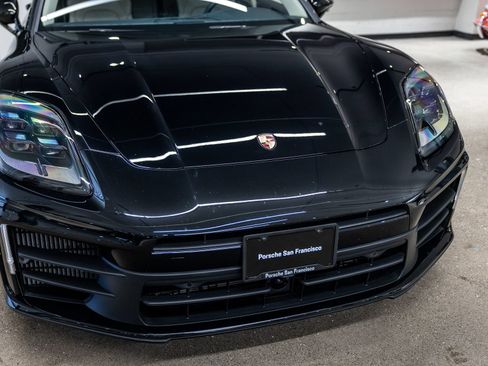 Certified 2025 Porsche Panamera image 13