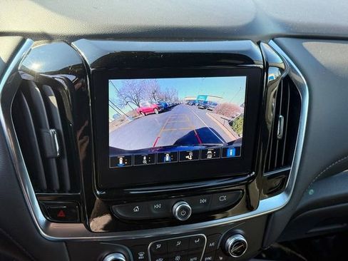 Used 2023 Chevrolet Traverse LT image 23