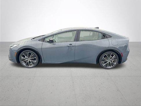 Used 2023 Toyota Prius XLE FWD image 10