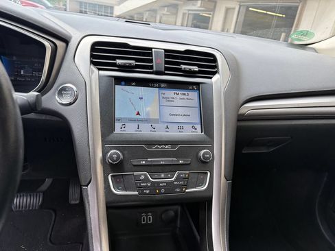 Certified 2019 Ford Fusion SE FWD image 24