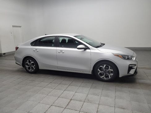 Used 2020 Kia Forte LXS FWD image 11