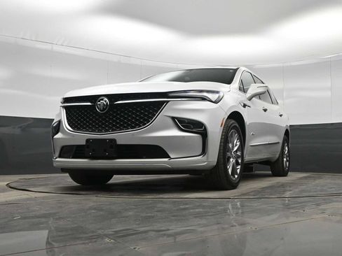 Used 2023 Buick Enclave Avenir w/ Avenir Technology Package image 32